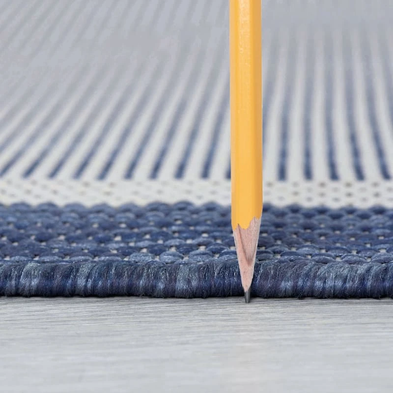 (E485) Sierra Navy Border Outdoor Area Rug, 5x7 - Image 3